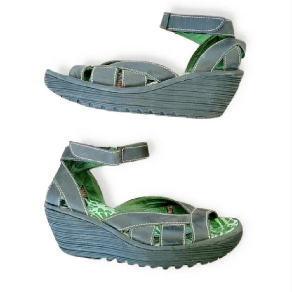 FLY LONDON Yisa Gray Strappy Wedge Sandal - 41/10